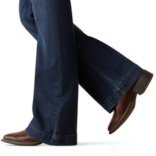 Load image into Gallery viewer, ARIAT WOMENS MID RISE TROUSER ANGELA JEANS
