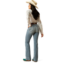 Load image into Gallery viewer, ARIAT WOMENS HIGH RISE BESSIE BOOT CUT JEANS
